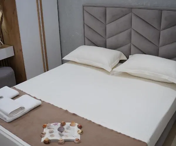 Costa Azzurra Velipojë